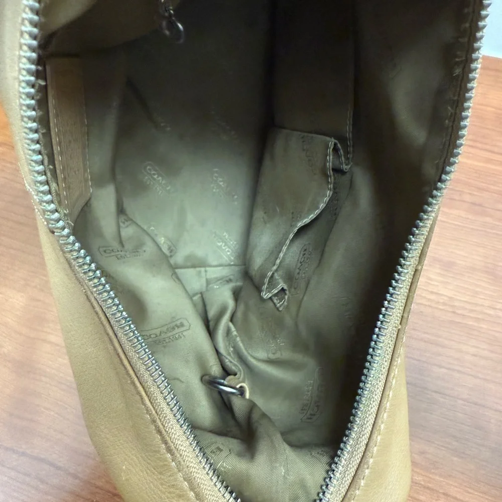 Coach Legacy Hobo Shoulder Bag 9566 Vintage Y2K British Tan Adjustable Strap